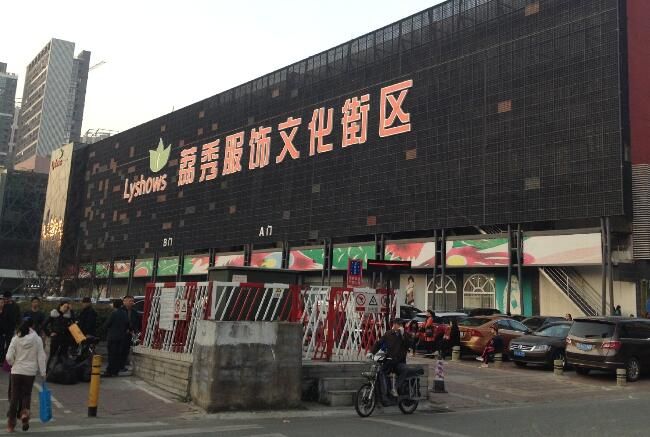 深圳南油服裝批發(fā)市場(chǎng)營(yíng)業(yè)時(shí)間、批發(fā)價(jià)格、進(jìn)貨技巧一覽